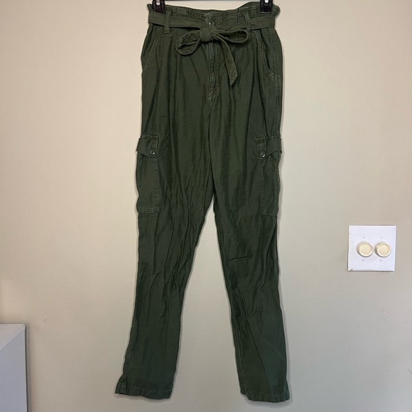 American Eagle Outfitters Pants - American Eagle relaxed green cargo pant